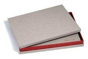 Album con scatola bicolore aperta